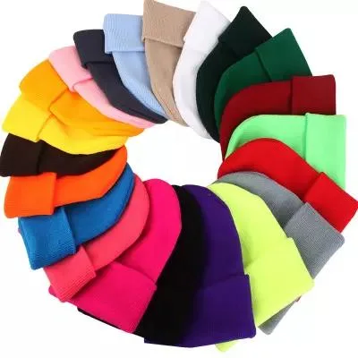 Cappelli lavorati a maglia di lana ricamati con logo personalizzato Beanie Donna Uomo Cappello lavorato a maglia Beanie di colore bianco Cappelli di lana invernali